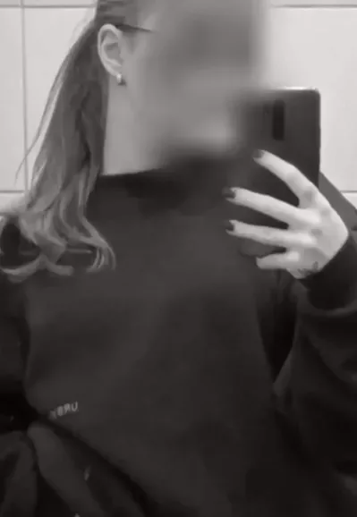 Antía, 19 años