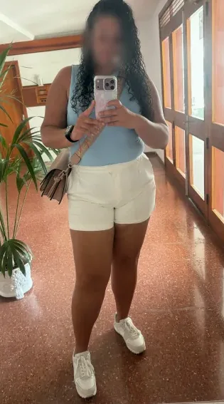 Sina, 33